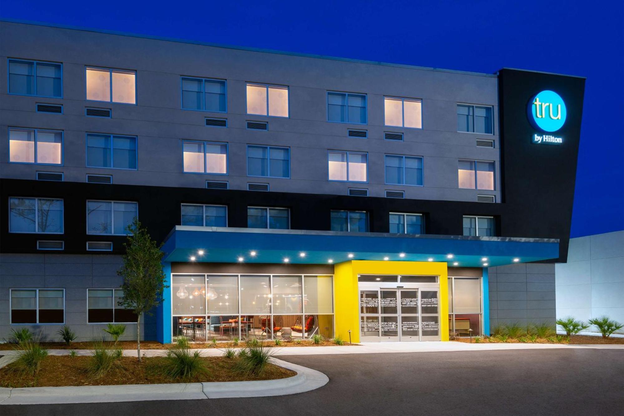 Tru By Hilton Wilmington Hotel Exterior photo